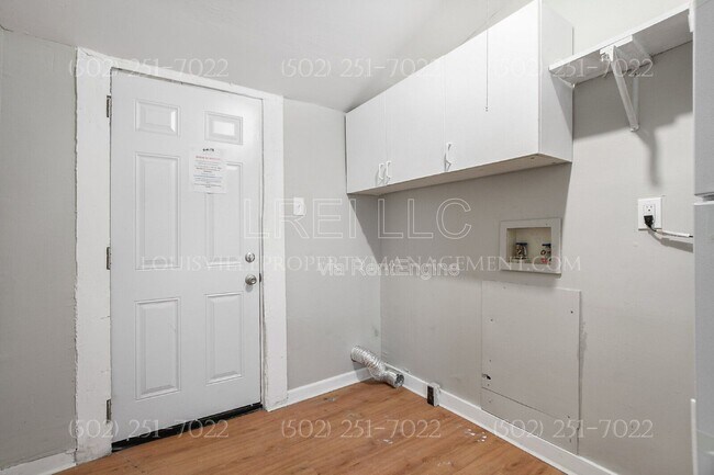 Building Photo - 2424 Rowan St