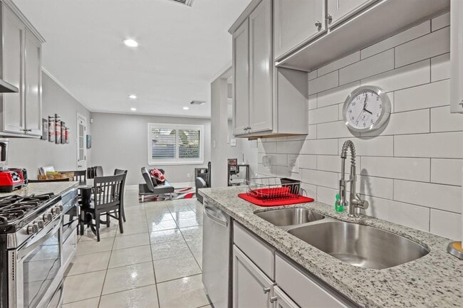 Building Photo - 6311 Bluestone Dr