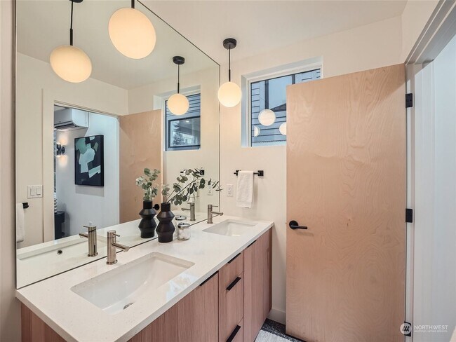 Building Photo - Greenwood 3 Bedroom New Construction Townhouse!