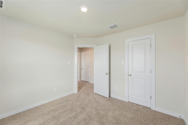 Building Photo - 512 Clearlake Dr