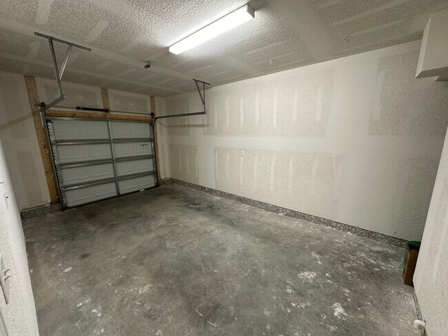 Building Photo - 200 Seasons Circle, Unit 604, Suffolk, Va,...