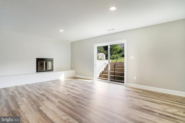 Building Photo - 6820 Wheatley Ct