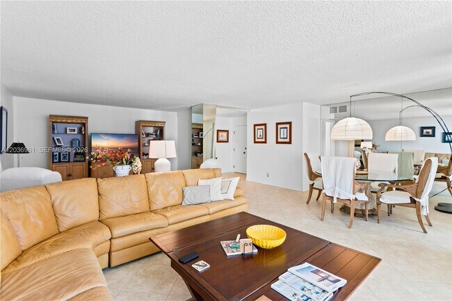 Building Photo - 4280 Galt Ocean Dr