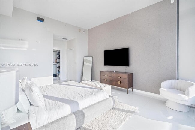 Building Photo - 88 SW 7th St