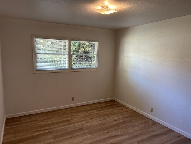 Building Photo - Beautiful 4 Bedroom, 2 Bath Eastside Vallejo Home