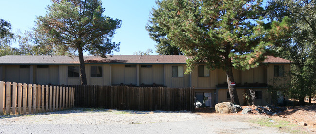 Building Photo - Rock Creek Townhomes