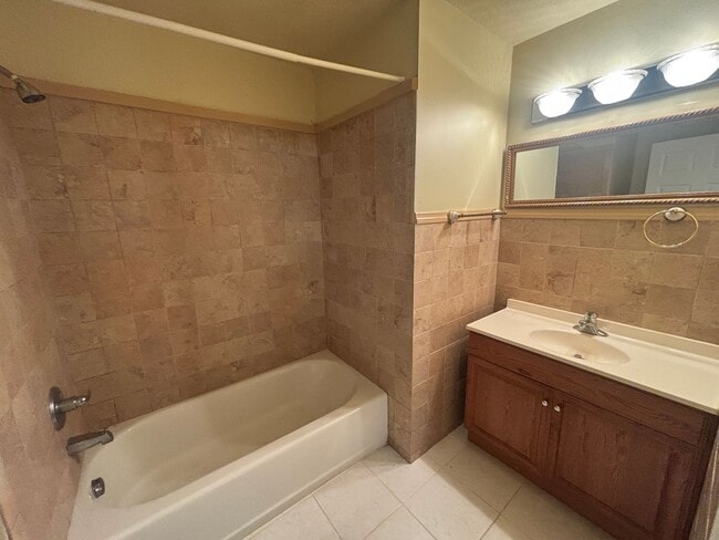 Building Photo - Large home and yard- 4/4 won't last