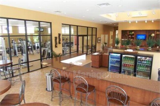 Building Photo - 509 Broadberry Ave