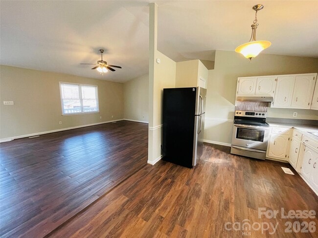 Building Photo - 2499 Brookwood Rd