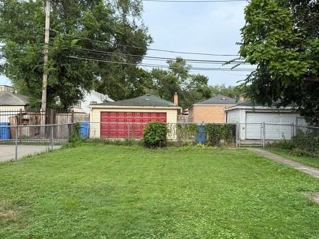 Building Photo - 8905 S Greenwood Ave