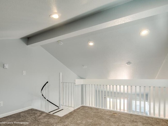 Building Photo - 1140 Poplar Ave