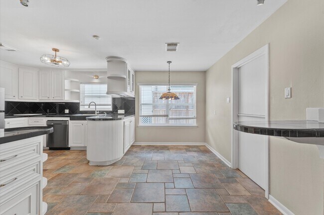 Building Photo - 3510 Elmridge St