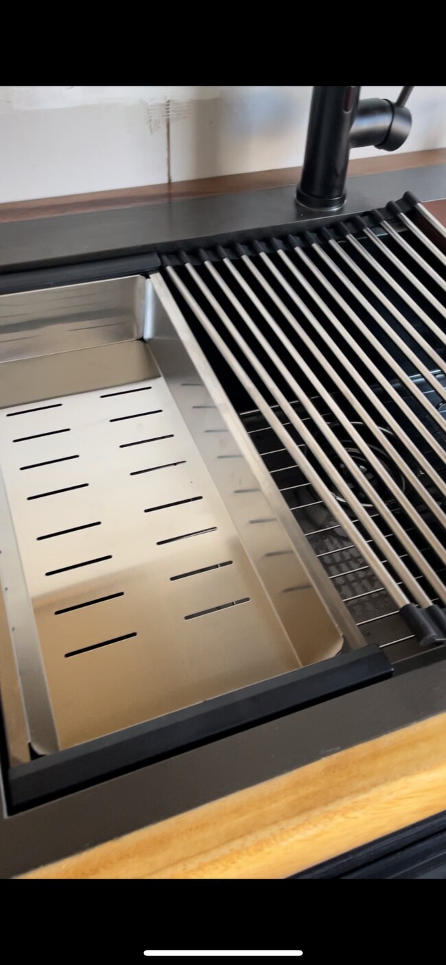 Building Photo - 50 Clarence Ave