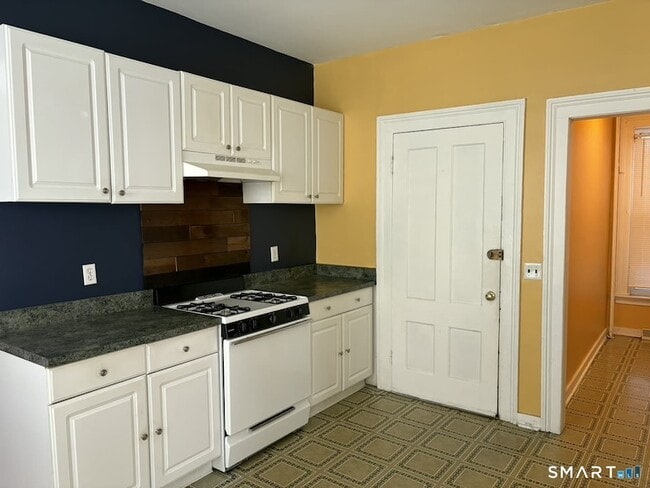 Building Photo - 17 Pearl St