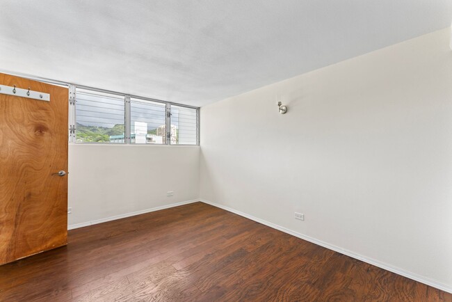 Building Photo - Makiki - Wilder Regent 2 bed, 2 bath, 1 pa...