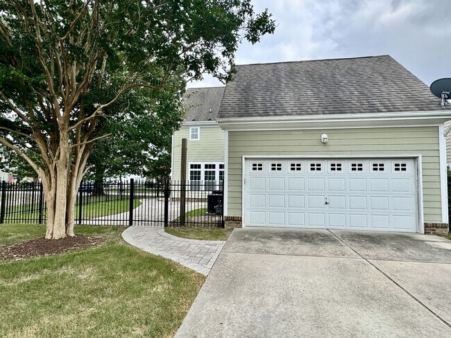 Building Photo - First-Time Rental Available NOW! Pet Friendly, Community Pool, Clubhouse, Fitness Center, Kayak, ...