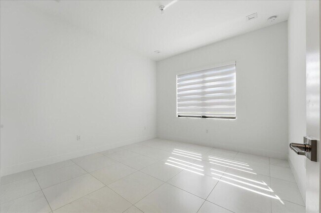 Building Photo - 9971 Migration Pt