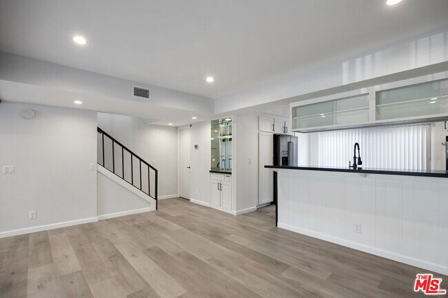 Building Photo - 4631 Alla Rd