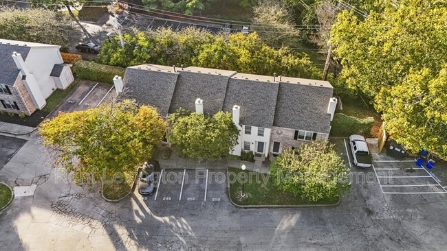 Building Photo - 3175 Kirklevington Dr