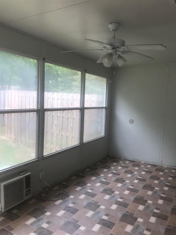 Building Photo - 326 Spring Lake Dr N