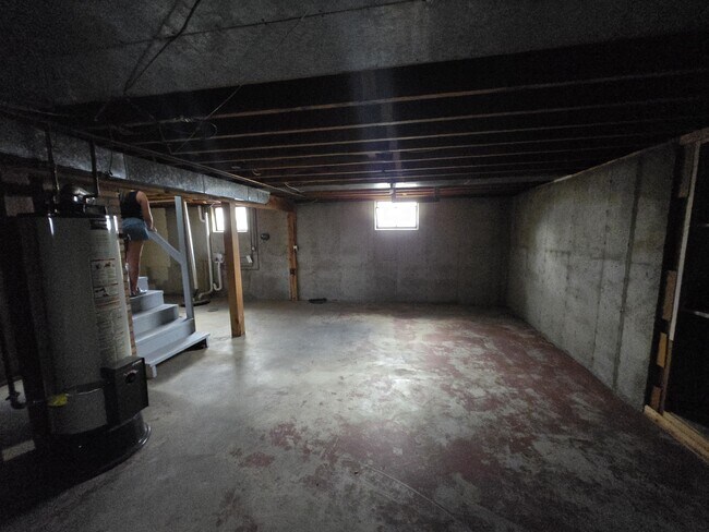Building Photo - 11 Ball Ln