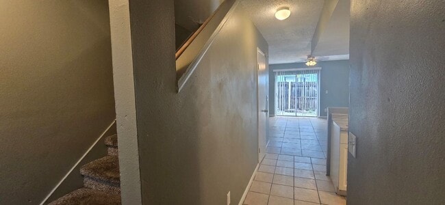 Building Photo - 2/1 Townhouse  Grant Park