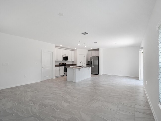 Building Photo - 571 Jett Ln