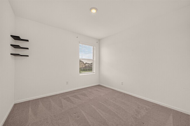 Building Photo - 3242 Spanish Oak Ln