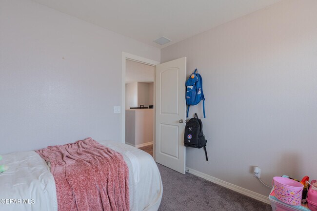 Building Photo - 305 Del Palmar