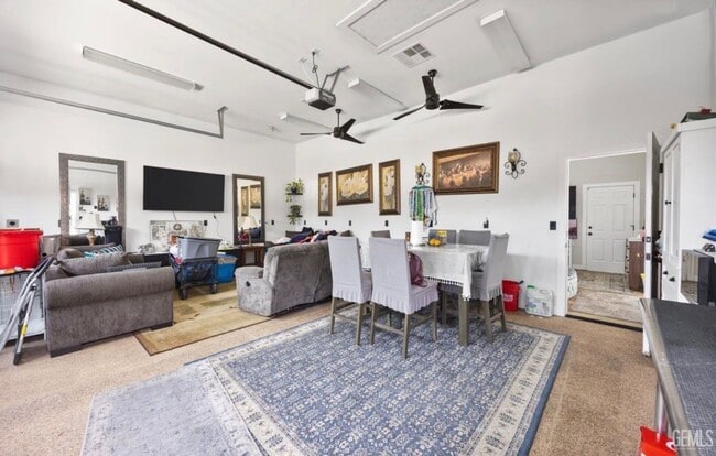 Building Photo - Affordable studio for rent in a great neighborhood