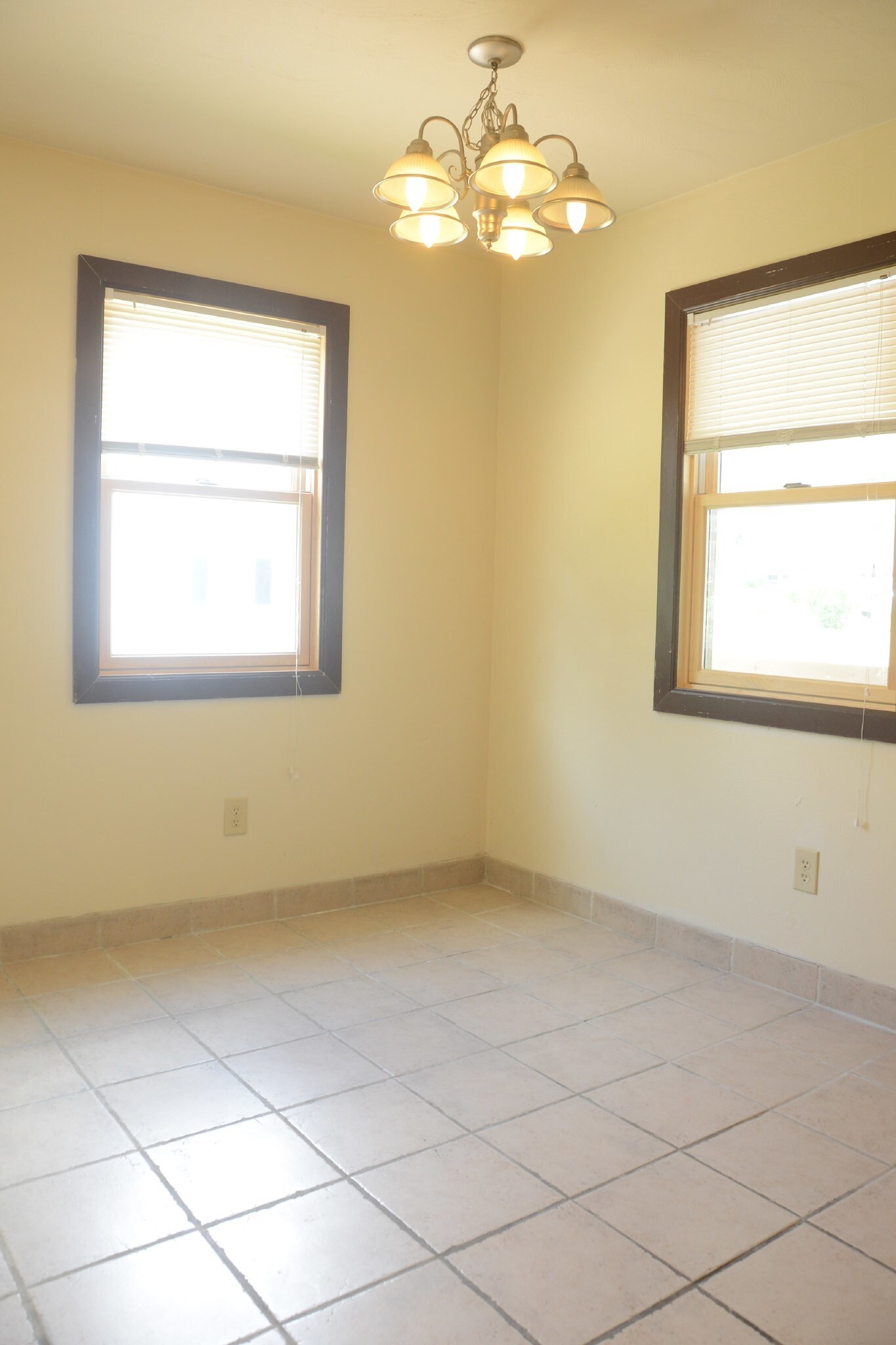 Kitchen nook area - 708 Torrey Ln