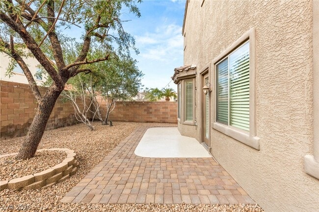 Building Photo - 973 Via Stellato St