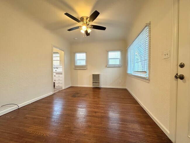Building Photo - AVAILABLE NOW! CHARMING 1BD/1BA NORTH PARK BUNGALOW! $1,975/MO!