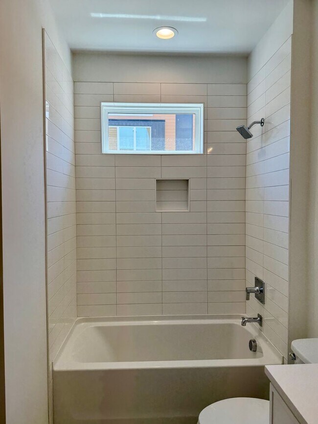 Building Photo - 1408 Sawyer Rd