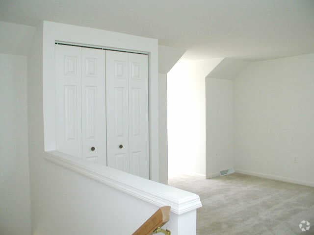 First Bedroom - Donegal Crossing