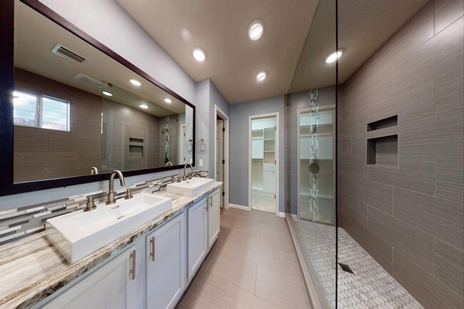 Building Photo - 221 Creek Ridge Ln