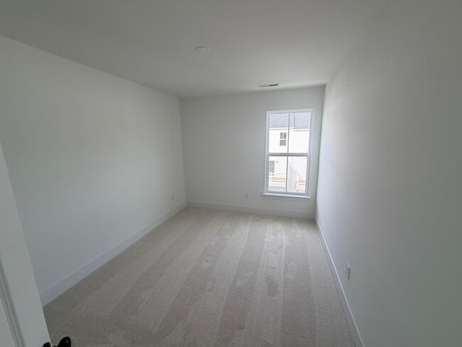 Building Photo - 15375 Sunray Aly