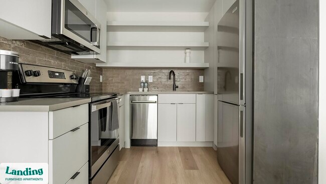 Building Photo - 2009 N Howard St