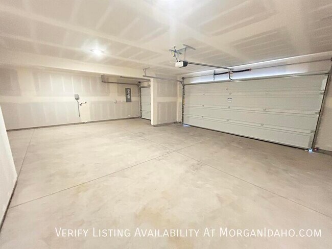 Building Photo - 20376 Owl Creek Ave