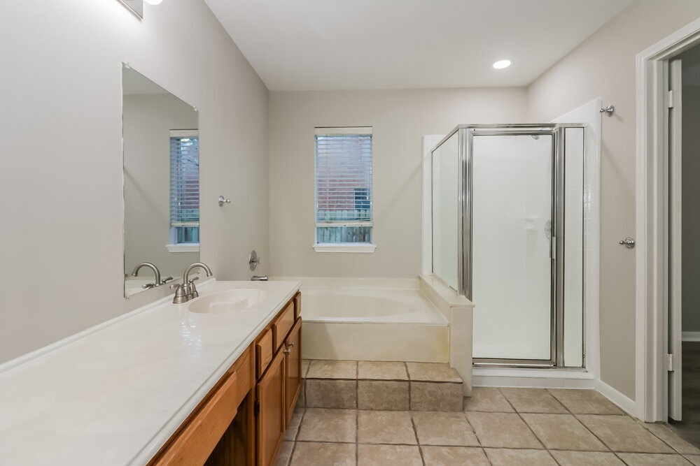 Building Photo - 9423 Bayou Bluff Dr