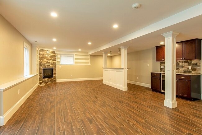 Building Photo - 33 Liberty Ave