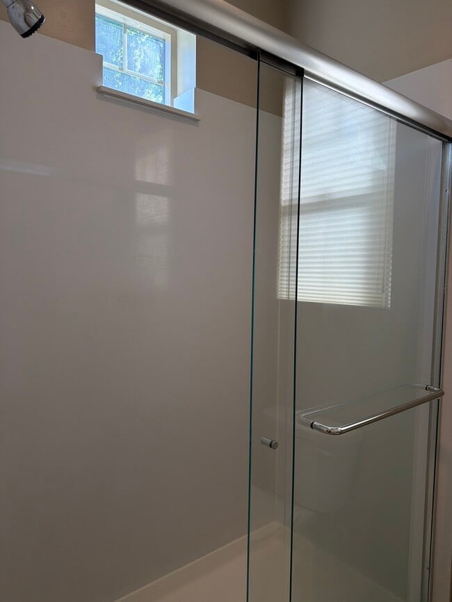 Building Photo - 489 McClatchy Way
