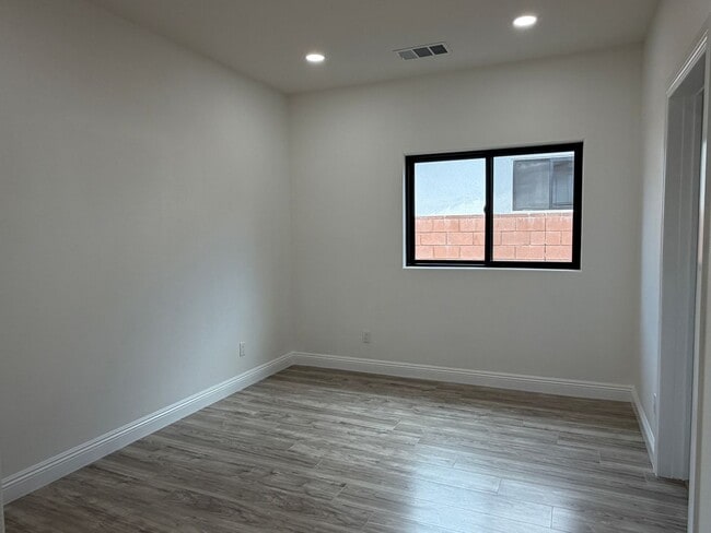 Building Photo - 4463 Gilchrist Dr