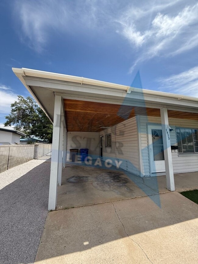 Building Photo - Cute 3-Bedroom with Large Backyard!