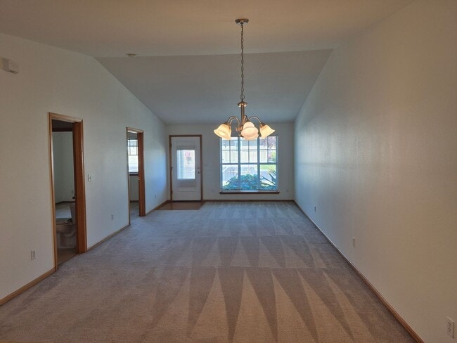 Building Photo - Cute Cottage in 55+ Community!