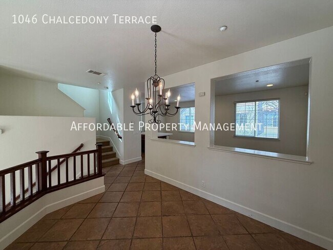 Building Photo - 1046 Chalcedony Terrace