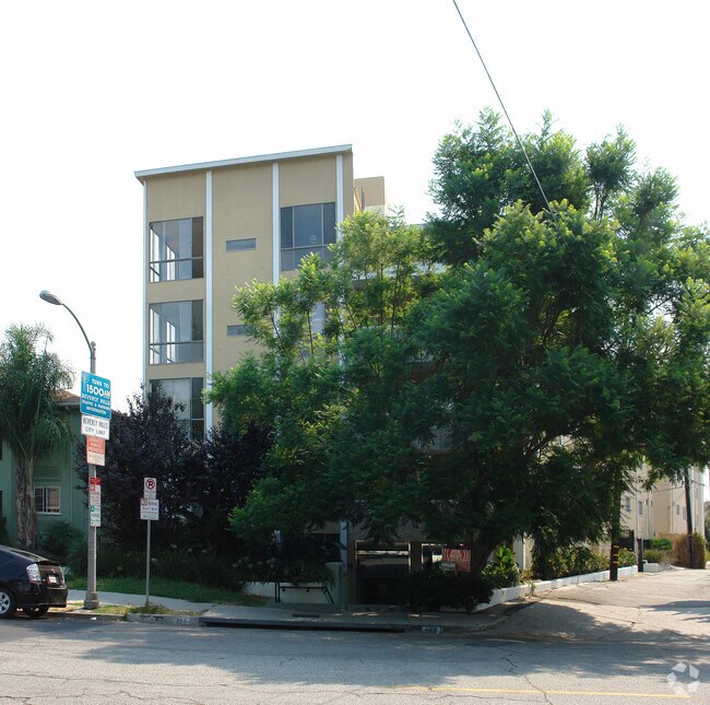 Building Photo - Roxbury Manor