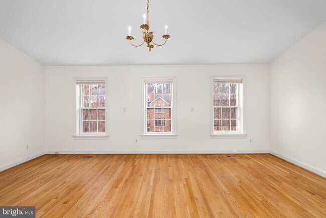 Building Photo - 4049 Mansion Dr NW