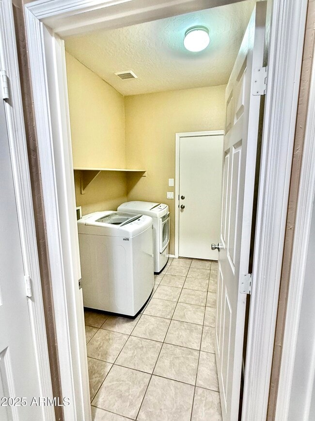 Building Photo - 14841 W Desert Hills Dr