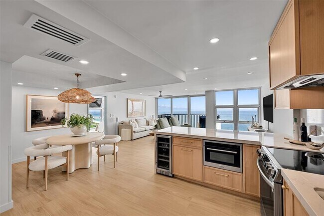 Building Photo - 525 N Ocean Blvd